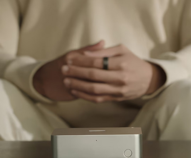 Устройство для мониторинга среды в доме: Ultrahuman Home – Smart Home Health Monitor